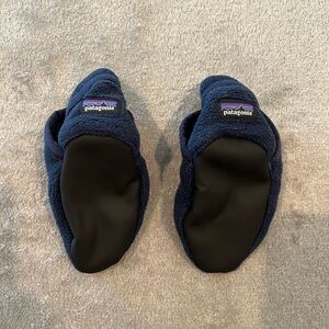 EUC 3-6M Patagonia Baby Synchilla Fleece Booties in Navy